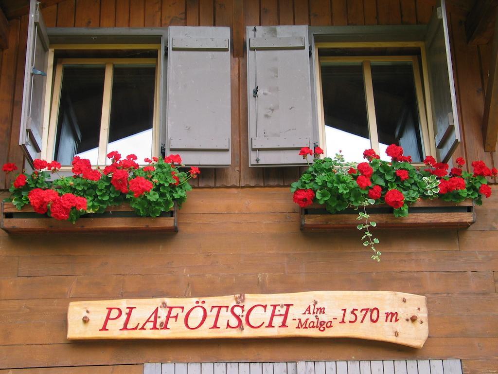 Berghuette Plafoetschalm Apartment Tires Exterior foto